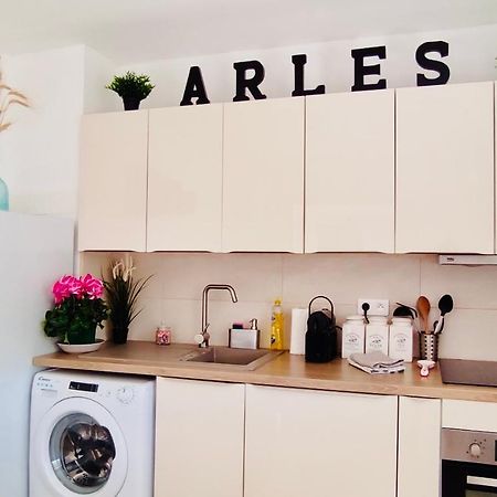Le Jardin Arlesien - Parking Apartment Exterior photo